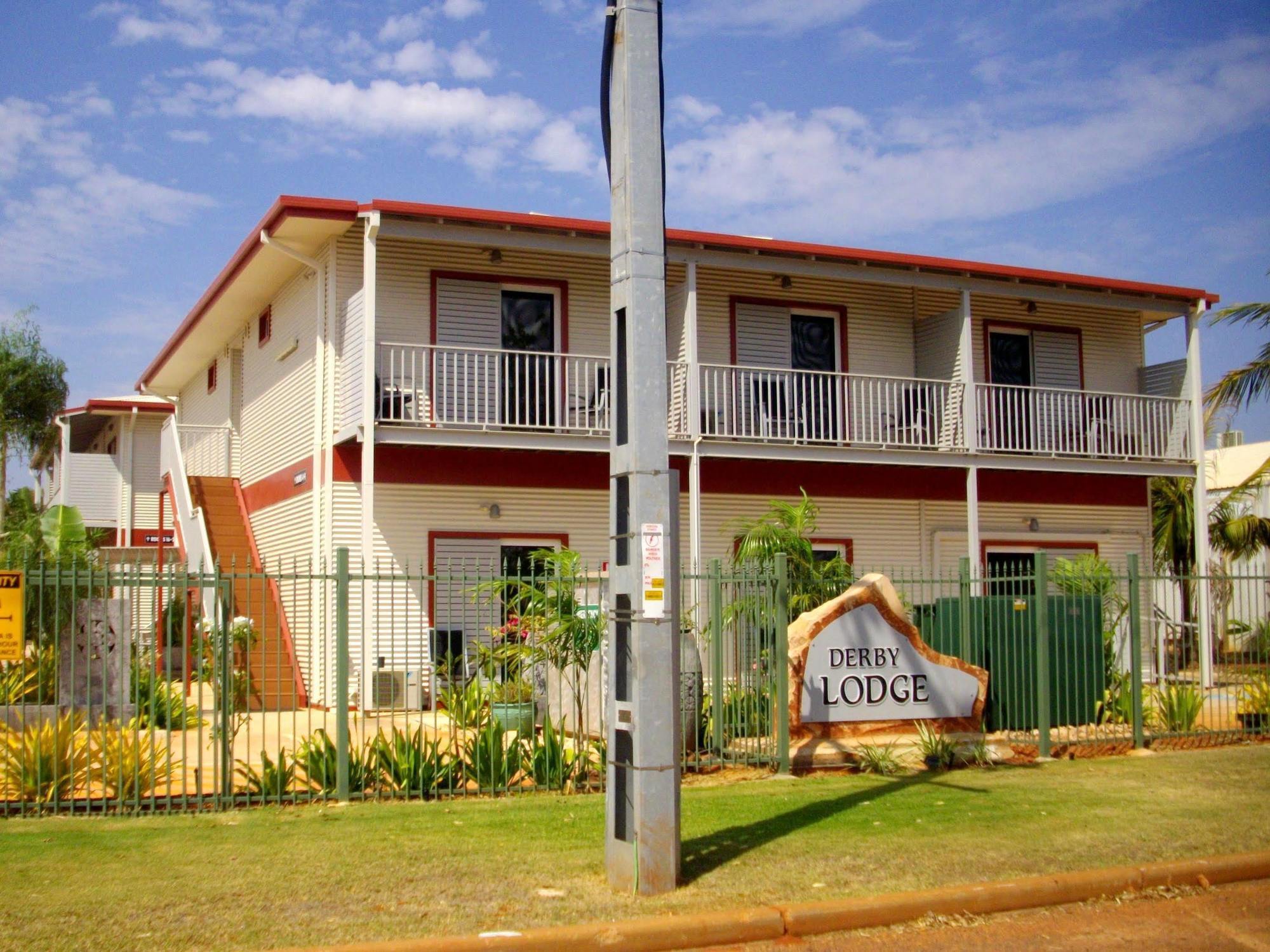 Derby Lodge Motel Bagian luar foto